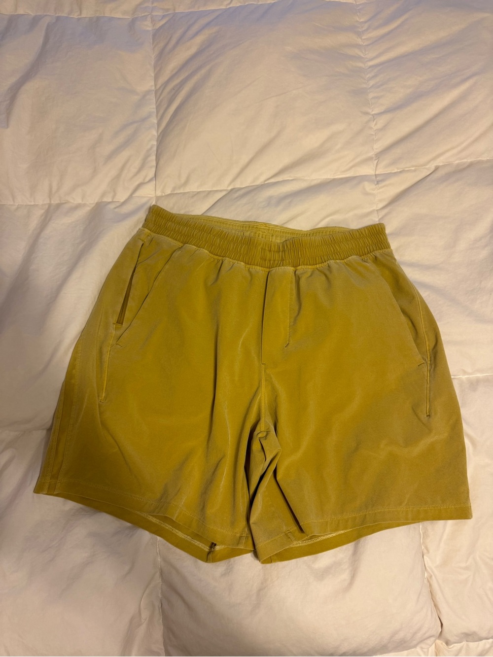 Lululemon Men's Pace Breaker Lineless Shorts 7 inch Inseam In Gold/yellow Size L